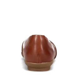 Clarks Women's , Sara Clover Flat Mahogany
