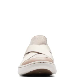 Discount Clarks Women's , Teagan Go Slip-On Sneaker Sand