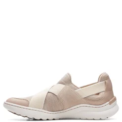 Discount Clarks Women's , Teagan Go Slip-On Sneaker Sand