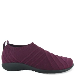 New Naot Women's , Okahu Slip-On Rasberry