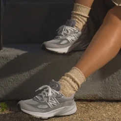 Women's , 990v6 Running Shoe-New Balance Clearance