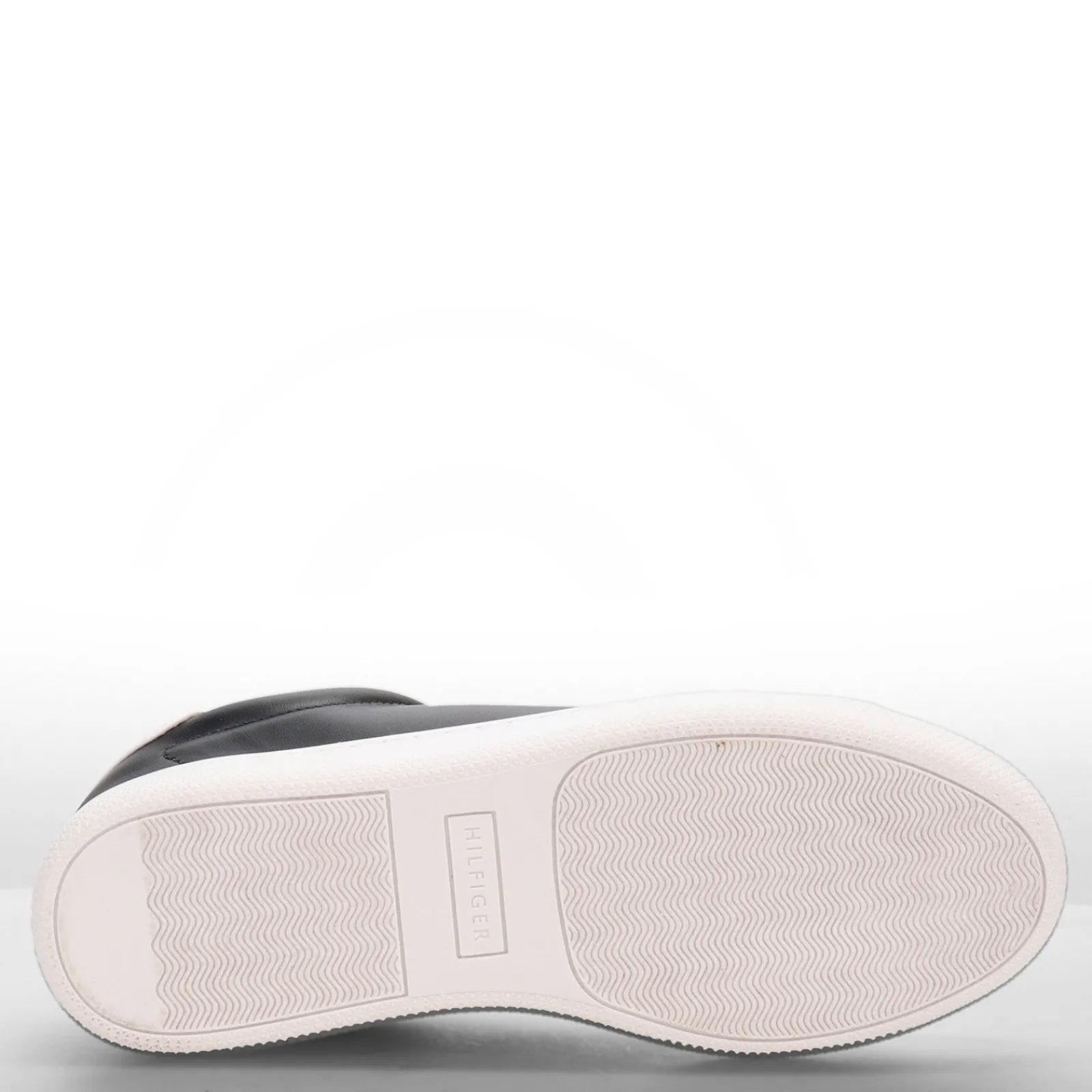 Online Tommy Hilfiger Women's , Jyan Sneaker Black / White