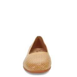Discount Trotters Women's , Darcey Flat Tan Perf